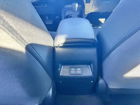 Certified 2025 Toyota Corolla SE image 18