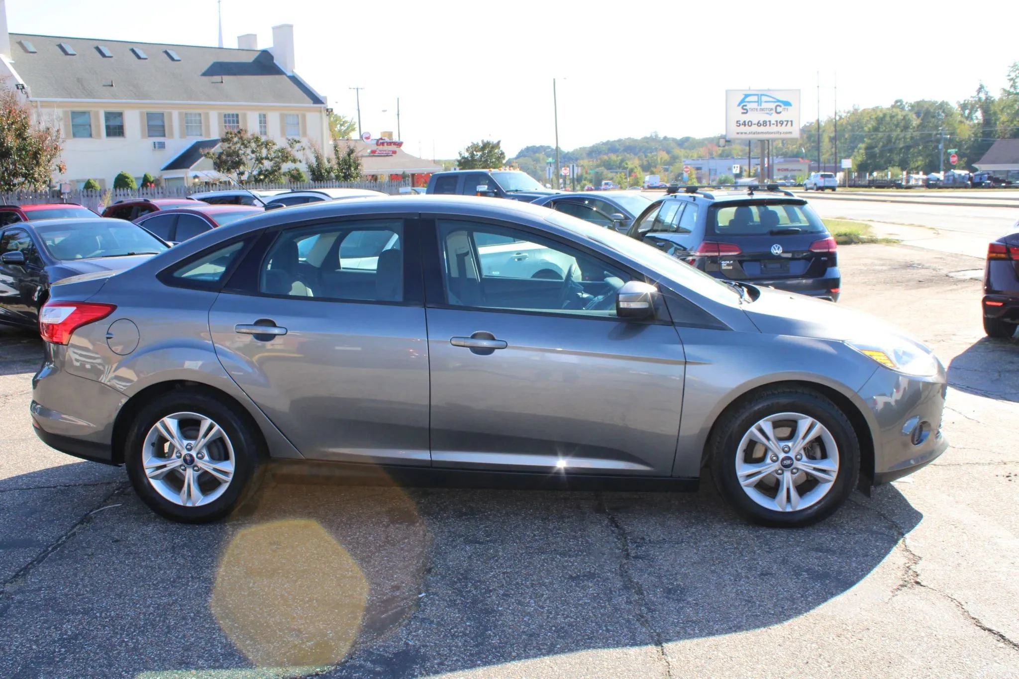 Used 2013 Ford Focus SE FWD image 4