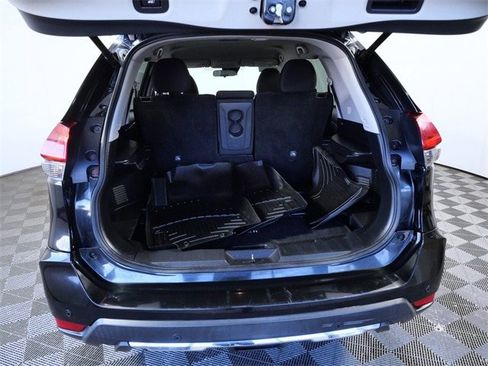 Used 2019 Nissan Rogue SV image 9