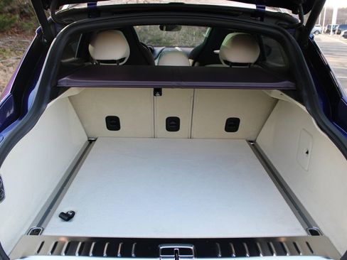 Used 2023 Aston Martin DBX image 8