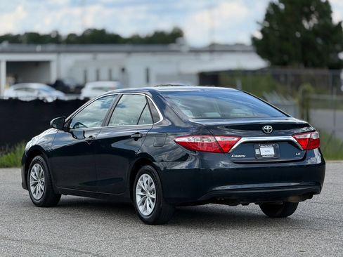 Used 2017 Toyota Camry LE FWD image 10