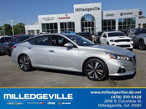 Used 2020 Nissan Altima 2.5 SL FWD image 1