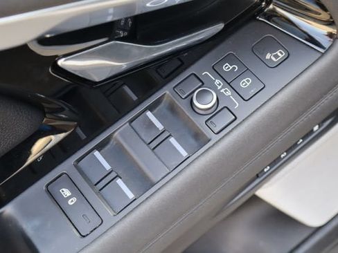 Used 2020 Land Rover Range Rover Evoque SE AWD/4WD image 20