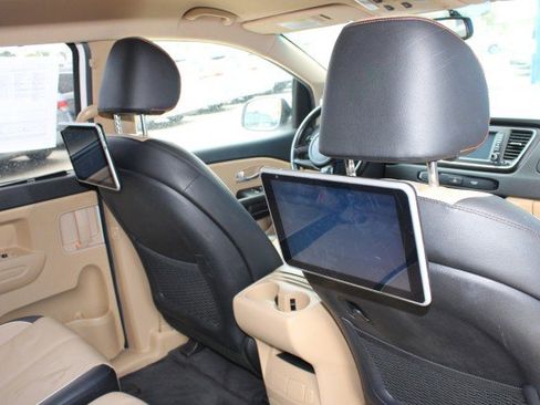 Used 2020 Kia Sedona EX image 26