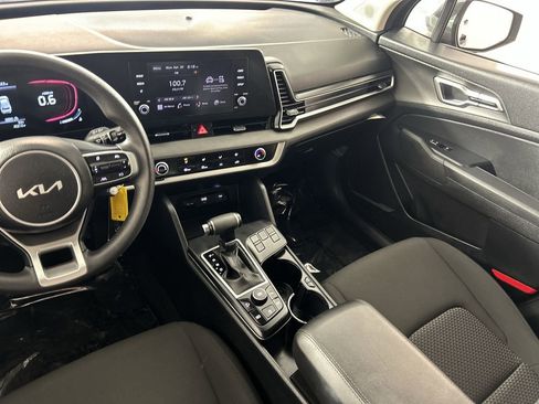 Used 2025 Kia Sportage LX FWD image 23