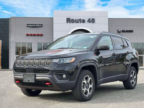 Used 2022 Jeep Compass Trailhawk w/ Trailhawk Convenience Group image 2