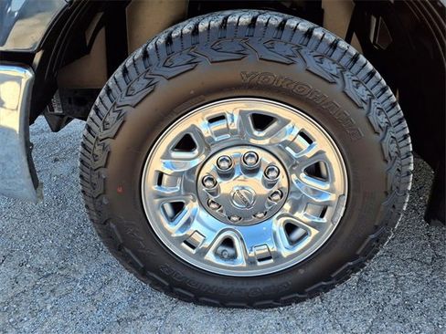 Used 2021 Nissan NV 3500 SV image 10