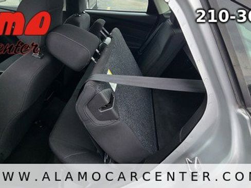 Used 2018 Ford Focus SEL image 28