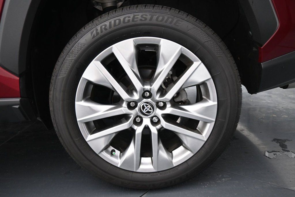 Used 2023 Toyota RAV4 XLE Premium FWD image 15