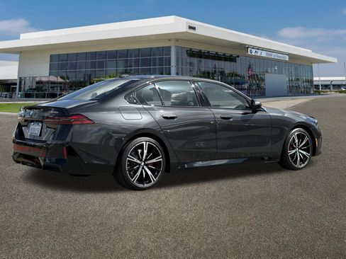 Certified 2026 BMW 530i RWD image 11