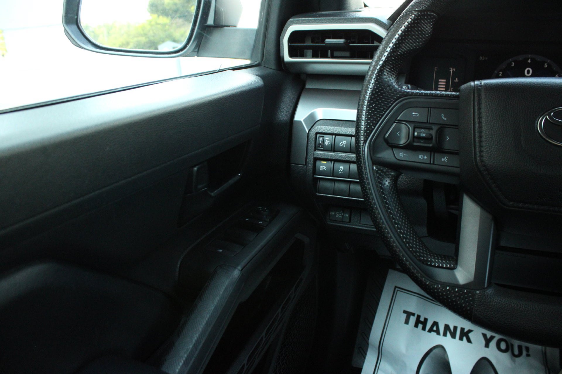 Used 2025 Toyota Tacoma SR5 AWD/4WD image 19