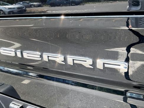 Used 2024 GMC Sierra 1500 SLT w/ SLT Premium Plus Package AWD/4WD image 10