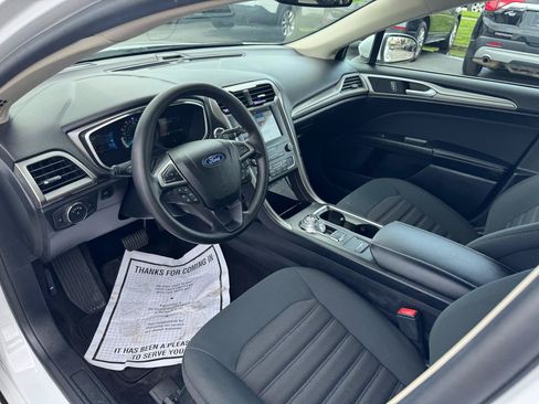Used 2019 Ford Fusion SE FWD image 15