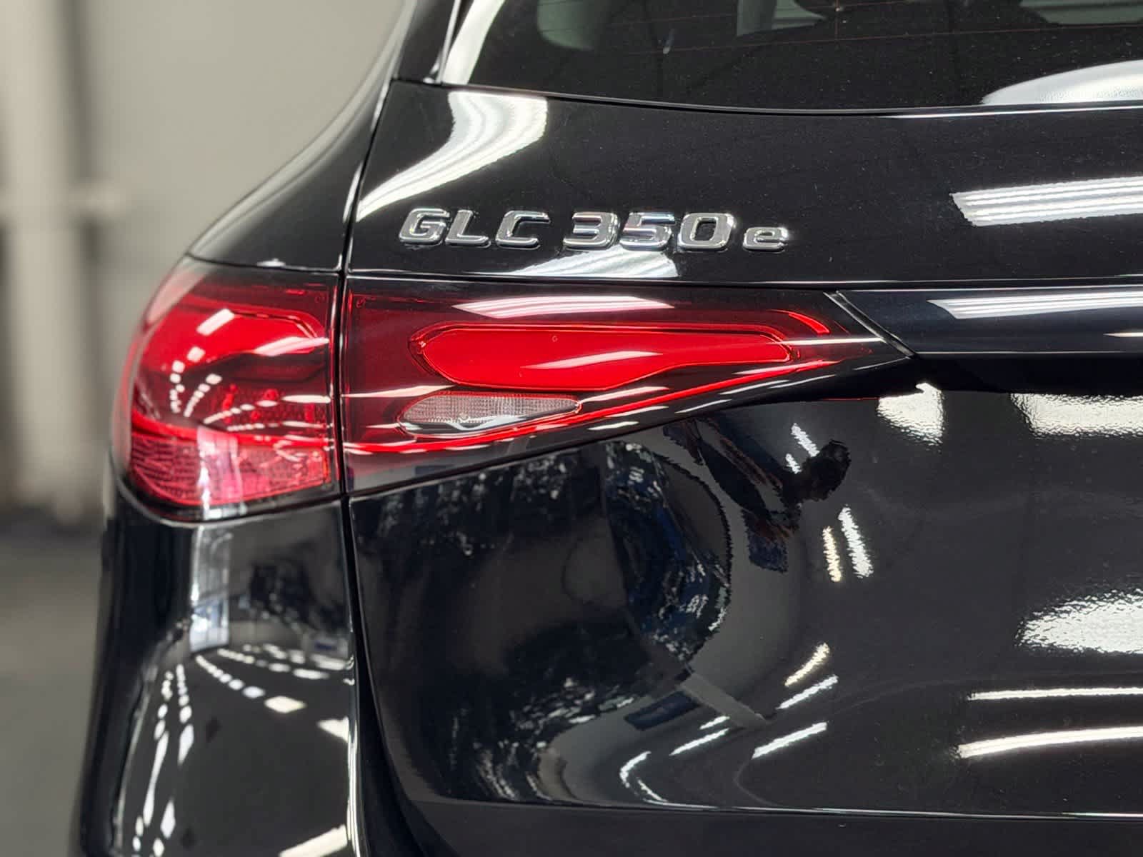 Used 2025 Mercedes-Benz GLC 350e 4MATIC image 13