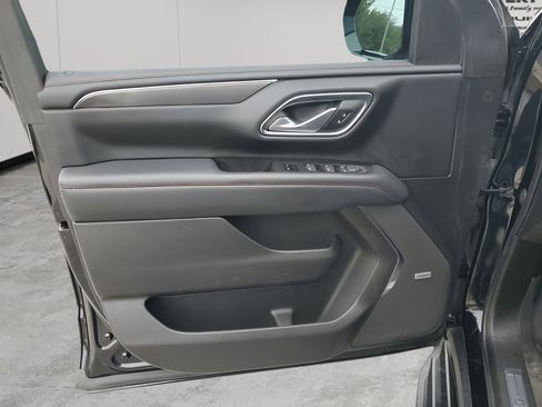 Used 2022 Chevrolet Suburban RST w/ Sport Performance Package image 26