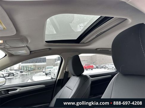 Used 2020 Ford Fusion SE image 19