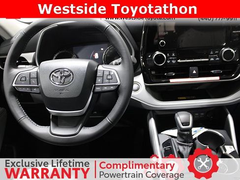 New 2026 Toyota Highlander XLE image 6