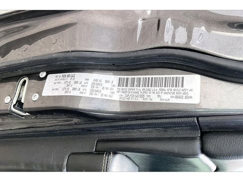 Used 2017 Jeep Cherokee Limited AWD/4WD image 36