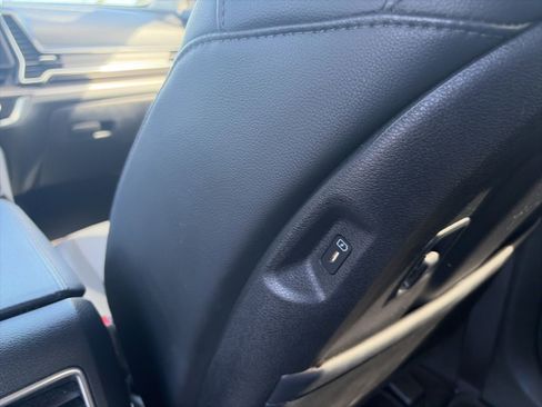 Used 2023 Kia Sportage EX image 11