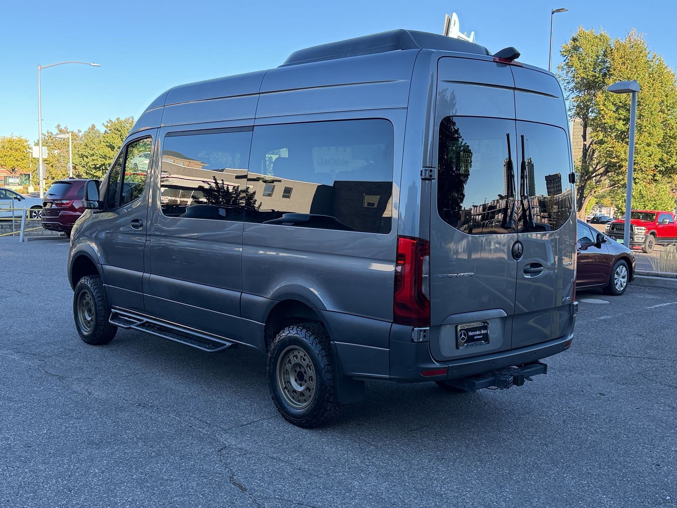 Used 2024 Mercedes-Benz Sprinter 2500 image 3