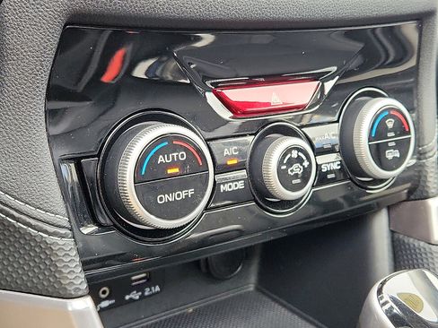 Used 2022 Subaru Forester Limited image 17