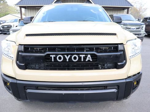 Used 2017 Toyota Tundra SR5 w/ SR5 Upgrade Package image 2