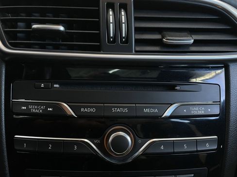 Used 2017 INFINITI QX30 Sport w/ Sport Leather Package image 38