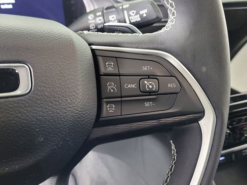 Used 2023 Jeep Grand Cherokee Laredo w/ Luxury Tech Group I image 55