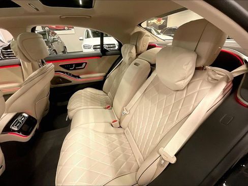 Certified 2025 Mercedes-Benz S 580e 4MATIC Sedan image 18