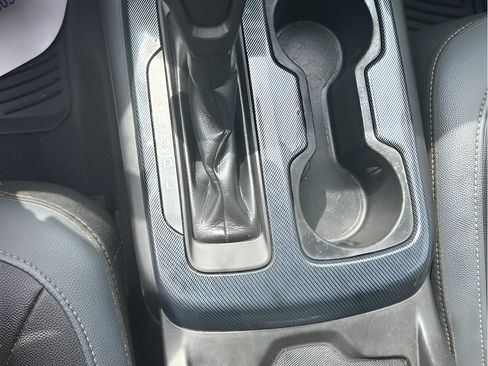 Used 2019 Chevrolet Colorado Z71 AWD/4WD image 16