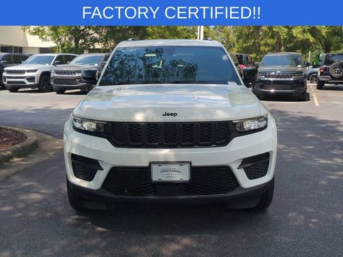 Certified 2023 Jeep Grand Cherokee Altitude AWD/4WD image 8