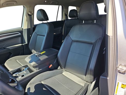 Used 2023 Volkswagen Atlas SE w/ Panoramic Sunroof Package FWD image 12