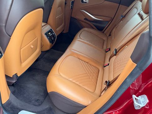 Used 2021 Aston Martin DBX AWD/4WD image 38