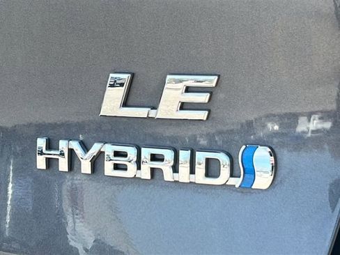Used 2022 Toyota RAV4 LE image 34