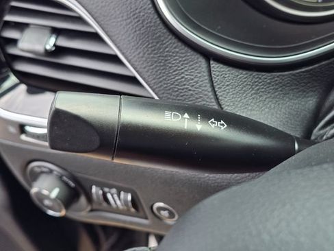 Used 2019 Jeep Cherokee Limited AWD/4WD image 15