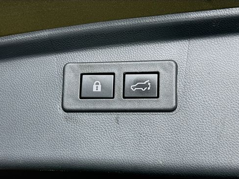 Used 2021 Subaru Outback Touring XT AWD/4WD image 30