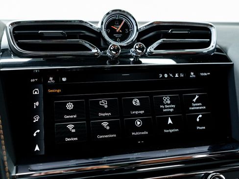 New 2025 Bentley Bentayga Extended Wheelbase image 40
