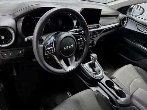 Used 2024 Kia Forte LXS w/ LXS Technology Package image 16