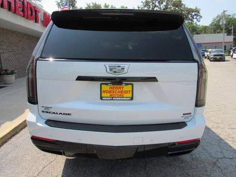Used 2026 Cadillac Escalade Platinum Sport w/ LPO, ONYX Package AWD/4WD image 3