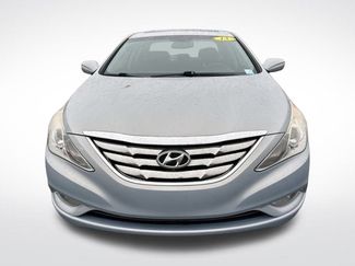 Used 2013 Hyundai Sonata SE w/ Navigation & Sunroof Pkg video 2