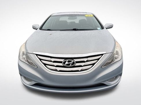 Used 2013 Hyundai Sonata SE w/ Navigation & Sunroof Pkg image 2