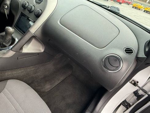 Used 2008 Pontiac Solstice Convertible w/ Preferred Package image 25