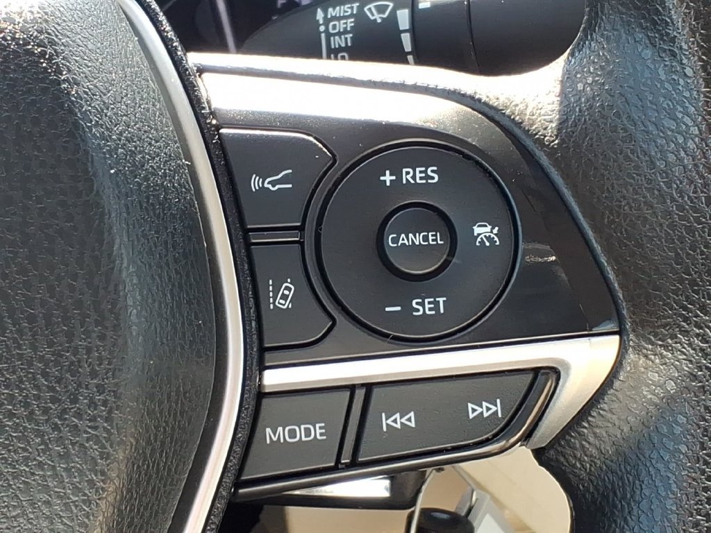 Used 2022 Toyota Camry LE FWD image 10