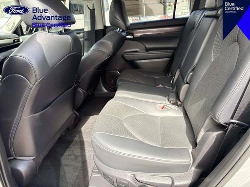 Used 2021 Toyota Highlander Limited FWD image 13
