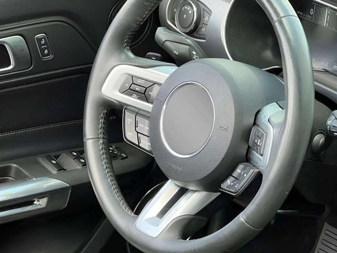 Used 2018 Ford Mustang Premium RWD image 11