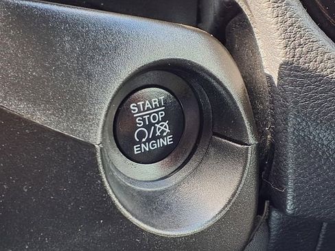 Used 2019 Jeep Compass Latitude FWD image 17