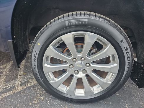 Used 2019 Chevrolet Silverado 1500 High Country w/ Technology Package image 11