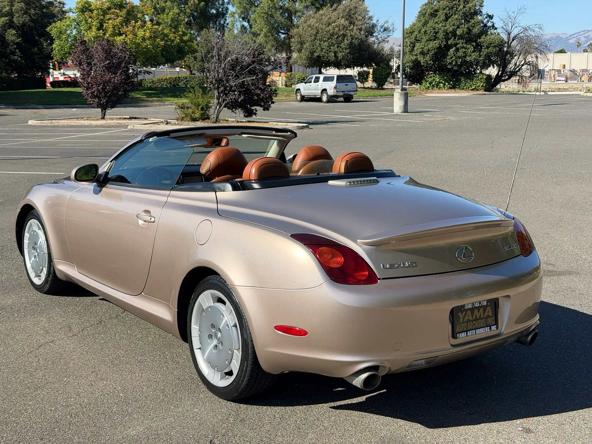 Used 2002 Lexus SC 430 Convertible RWD image 3