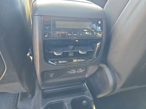 Used 2023 Jeep Grand Cherokee L Limited image 16