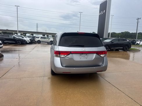 Used 2016 Honda Odyssey Touring Elite image 22